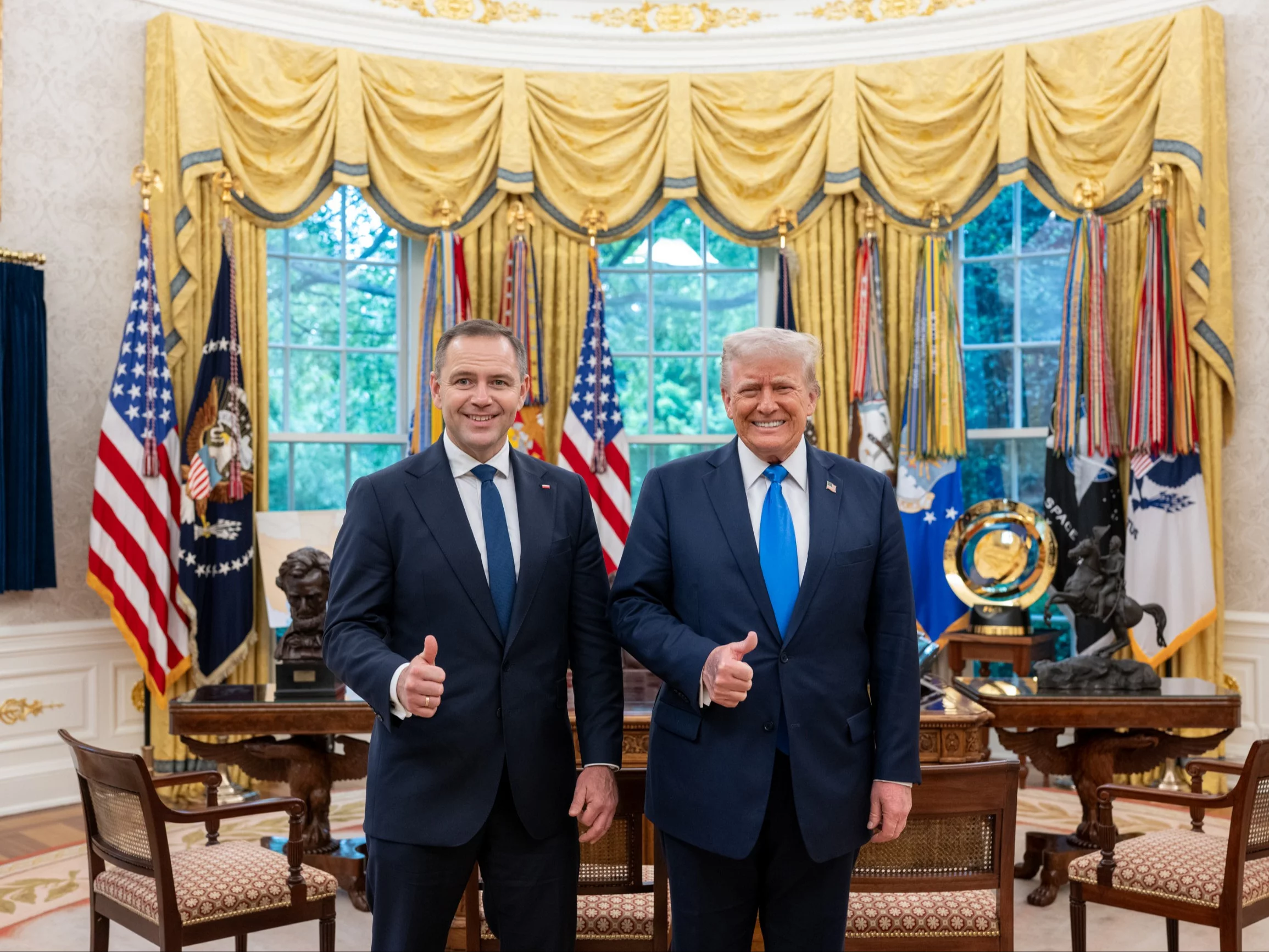 Czy spotkanie z Trumpem pomoże Nawrockiemu wygrać wybory? Jest sondaż