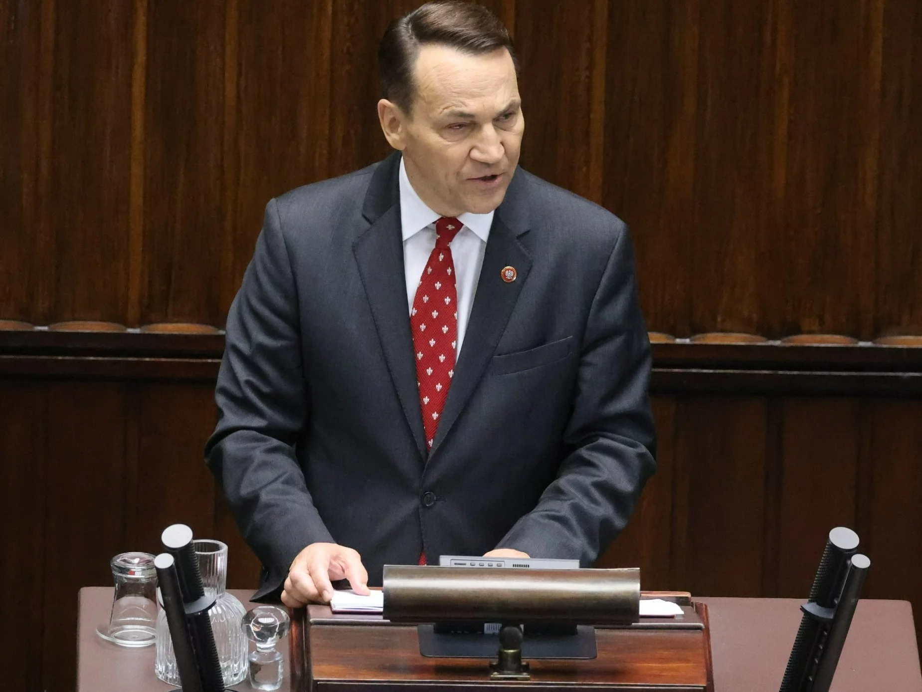 Czy to sen? Radosław Sikorski jako król sondaży