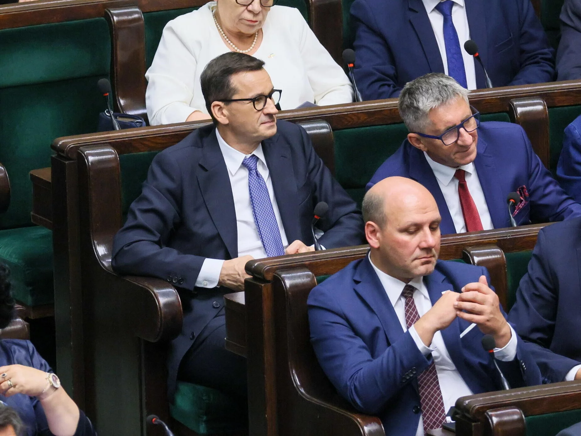 Posłowie PiS, w tym Mateusz Morawiecki i Szymon Szynkowski vel Sęk