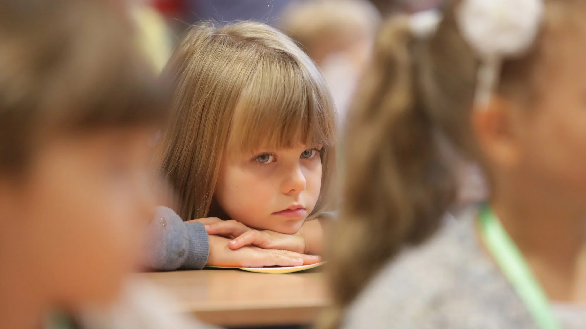 Masz dzieci w wieku szkolnym? Nowe "400 plus" może odciążyć twój budżet domowy