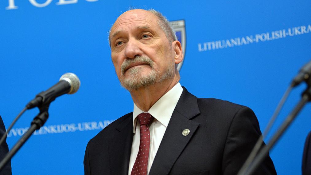 Antoni Macierewicz, szef MON