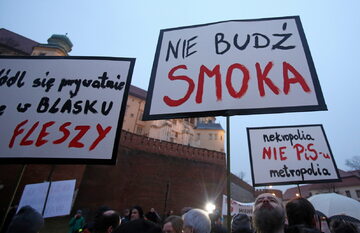 Demonstracja u stóp Wawelu
