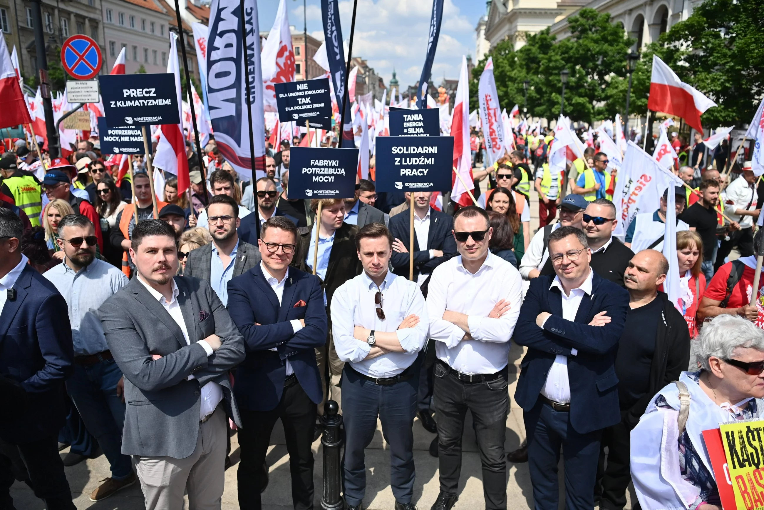 Konfederacja na proteście w Warszawie