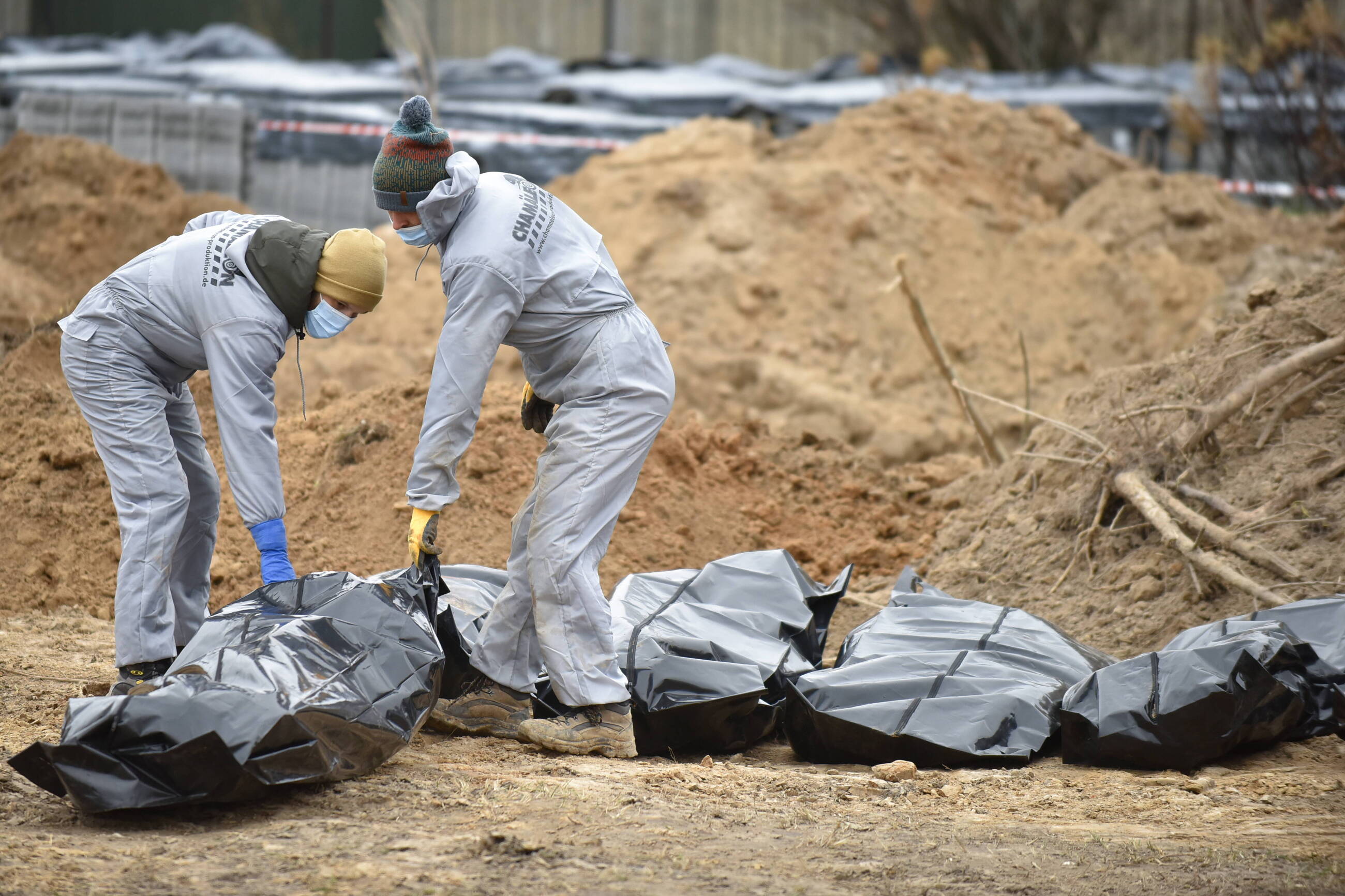 Po wyzwoleniu obwodu kijowskiego Ukraińcy poinformowali o masowych mordach i brutalnych zbrodniach dokonanych na ludności cywilnej przez wojska rosyjskie. Symbolem tego okrucieństwa stała się miejscowość Bucza.