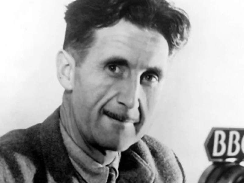 George Orwell przed mikrofonem BBC