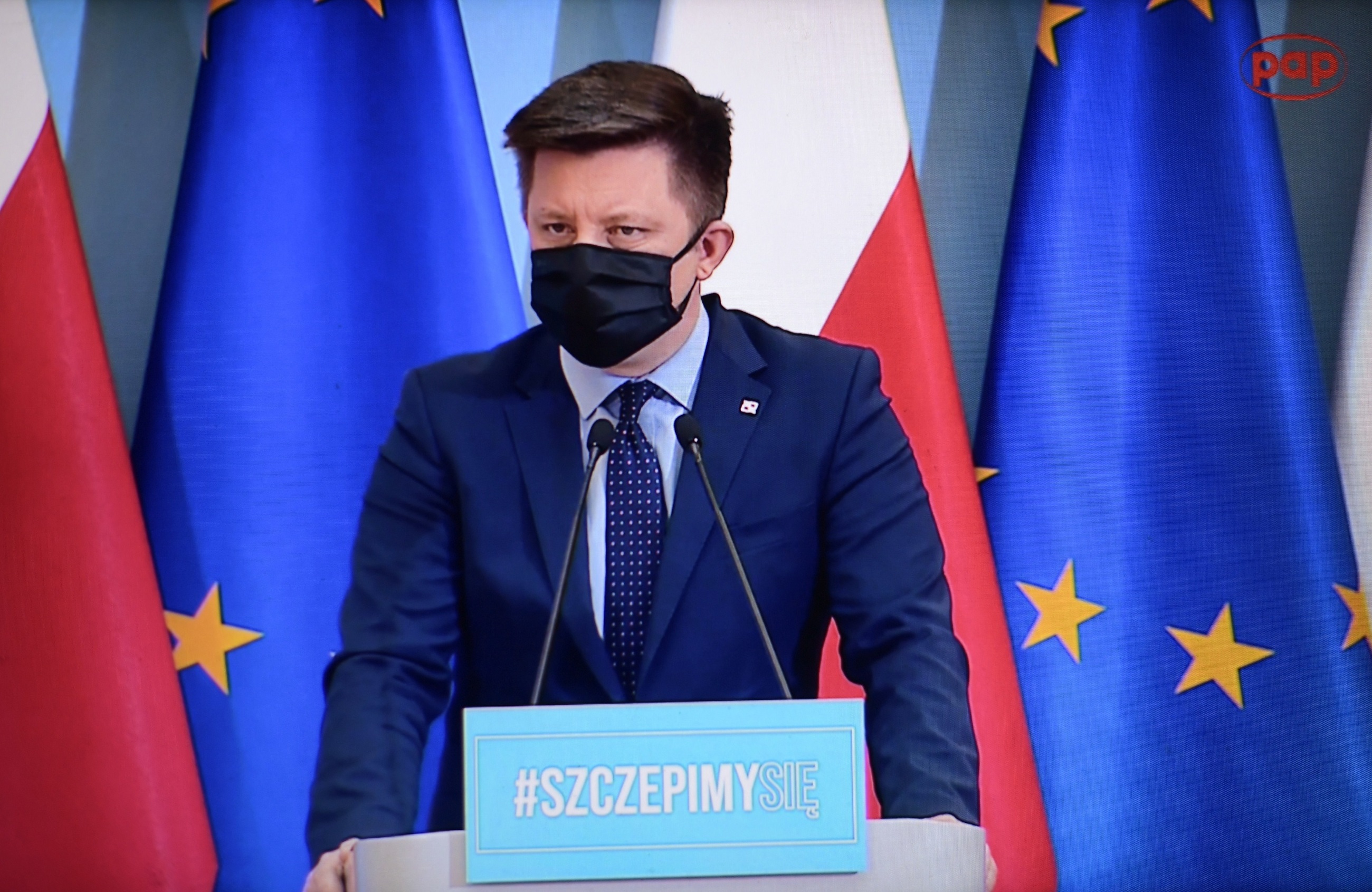 Szef KPRM Michał Dworczyk podczas konferencji prasowej