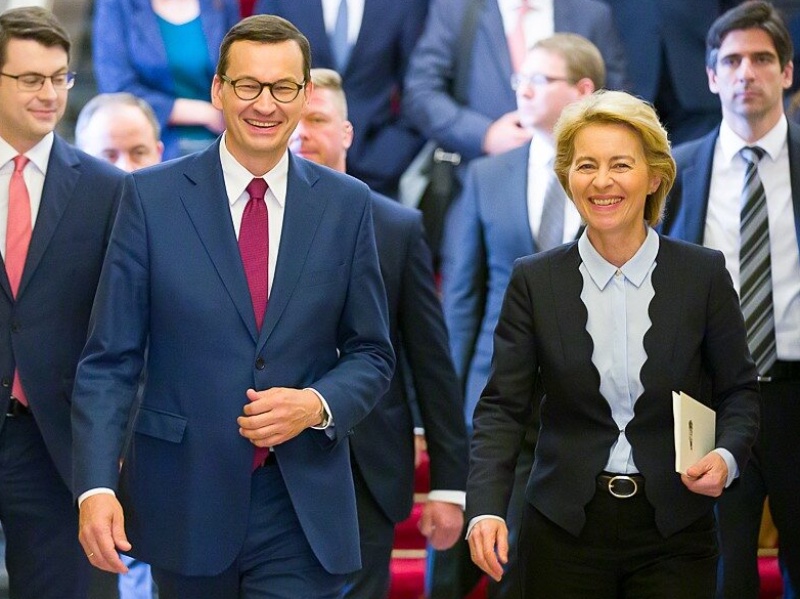 Premier Mateusz Morawiecki i przewodnicząca KE Ursula von der Leyen