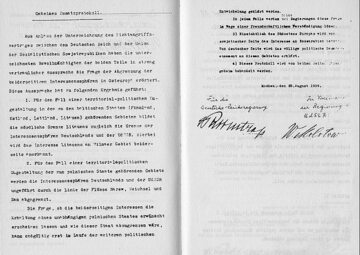 Dokument tajnego protokołu do paktu z 23 sierpnia 1939 r. z podpisami J. Ribbentropa i W. Mołotowa. Tekst niemiecki.