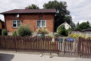 Dom w miejscowości Borowce (pow. częstochowski), którym w nocy z 9/10 bm. doszło do zabójstwa trzyosobowej rodziny