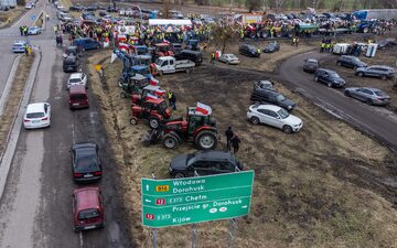 Dorohusk, 18.02.2024. Rolnicy protestują przy polsko-ukraińskim przejściu granicznym