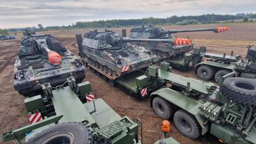 Dostawa niemieckich dział PzH 2000 z Litwy na Ukrainę