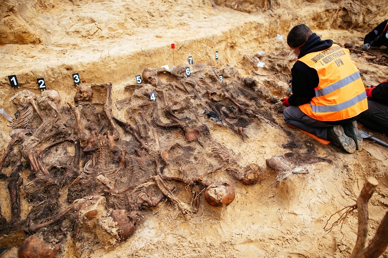 IPN poinformował o odnalezieniu masowego grobu na przedmieściach Warszawy