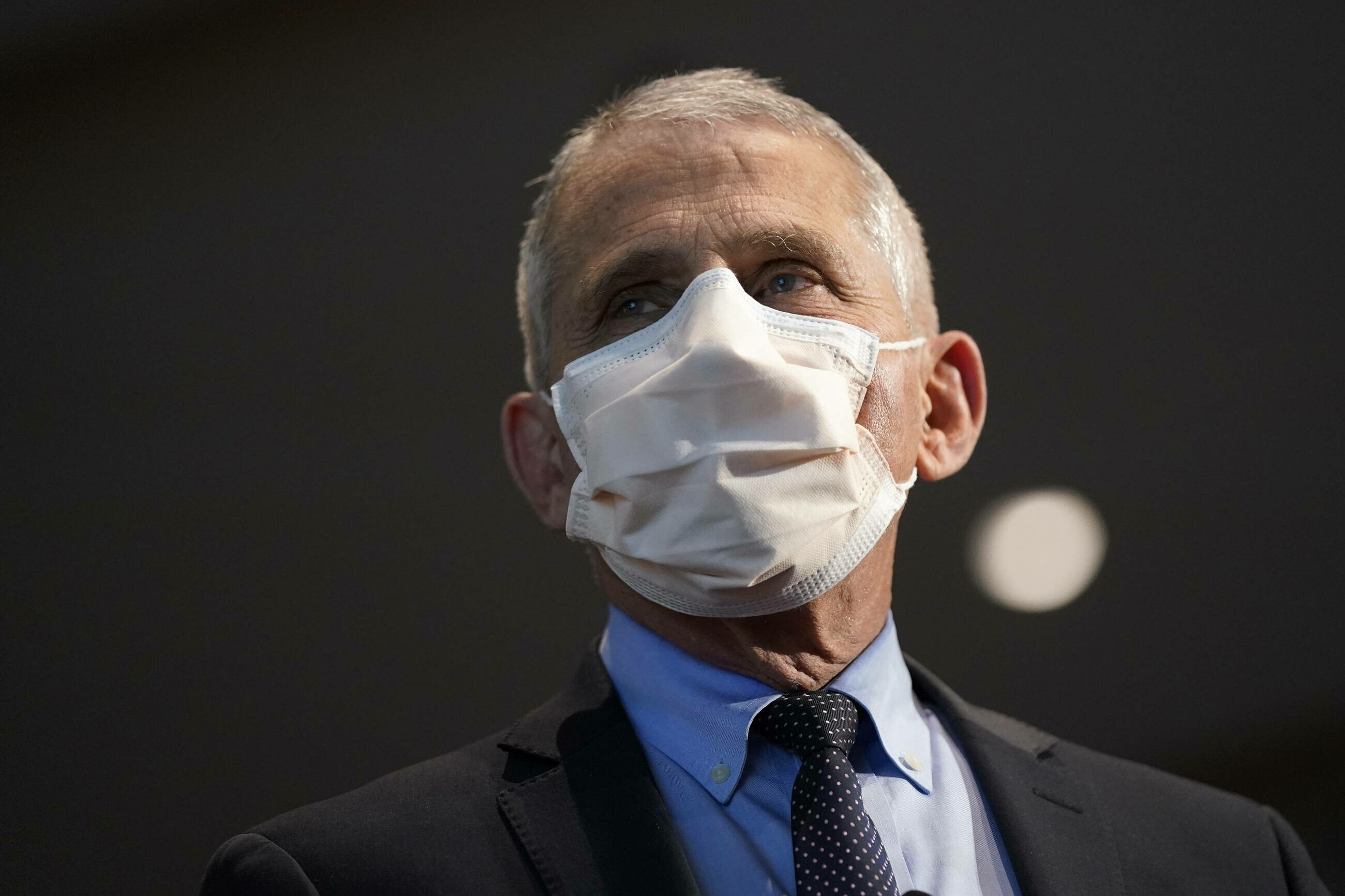 Dr Fauci przerażony komentarzami dot. szczepień - Vimarsana News