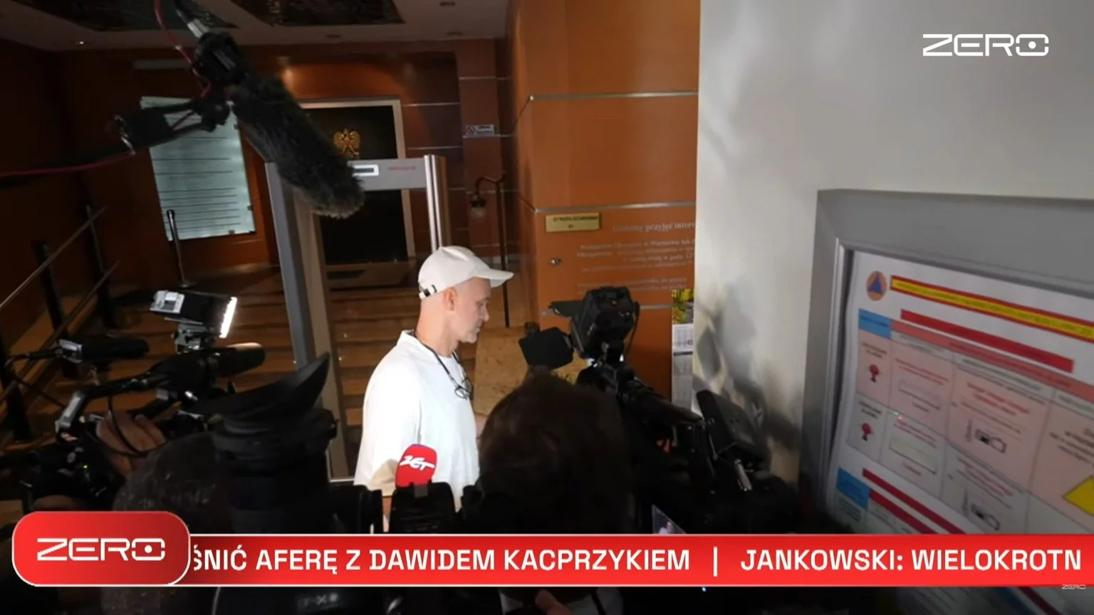 Dr Emil Jędrzejewski w prokuraturze