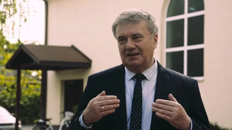 Dr Krzysztof Kawęcki