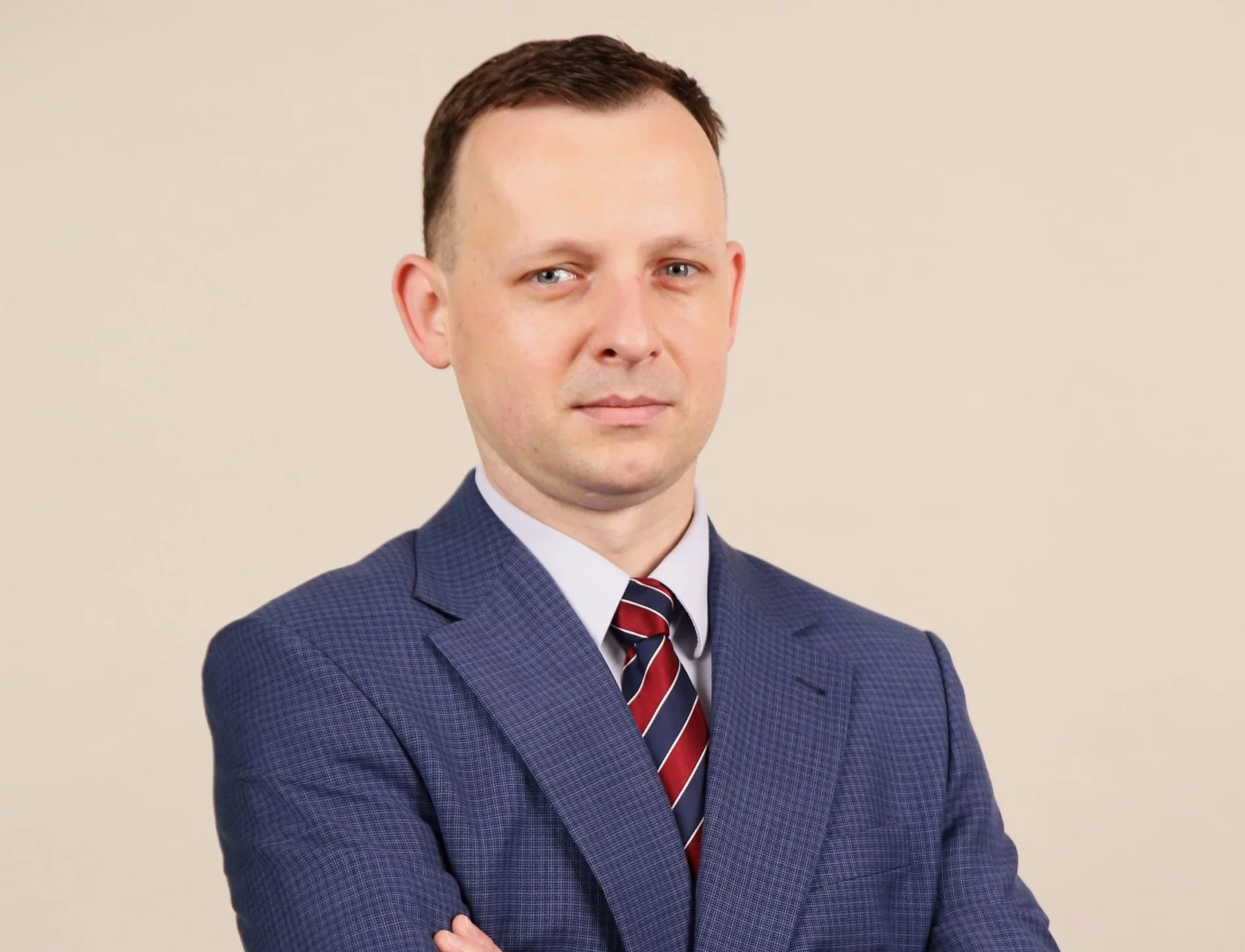 Dr Paweł Momro