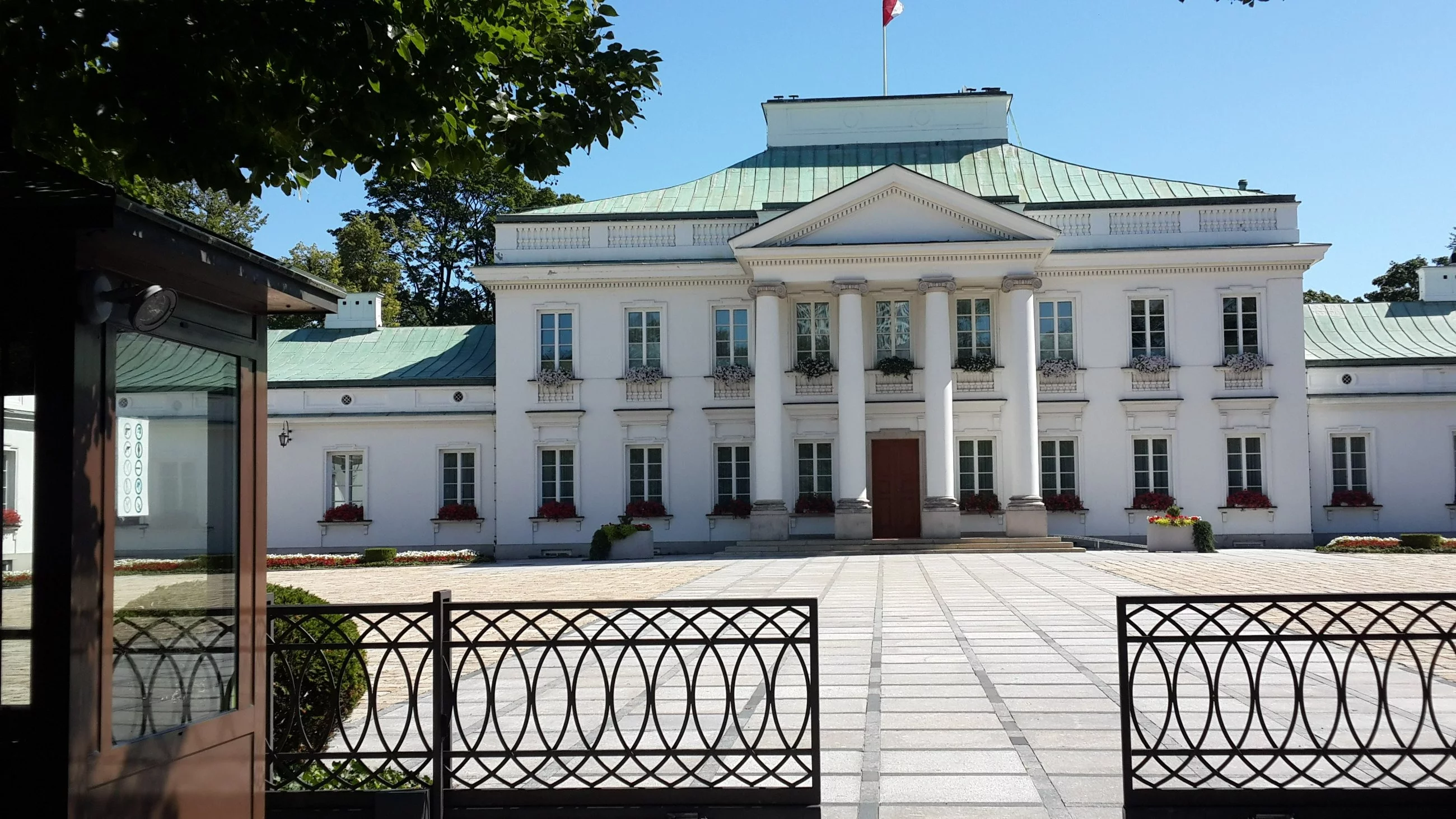 Dron nad Belwederem. Prezydent: Dowiedziałem się z mediów społecznościowych