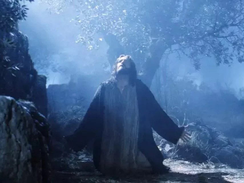Jezus w Ogrodzie Oliwnym. Kadr z filmu "Pasja"