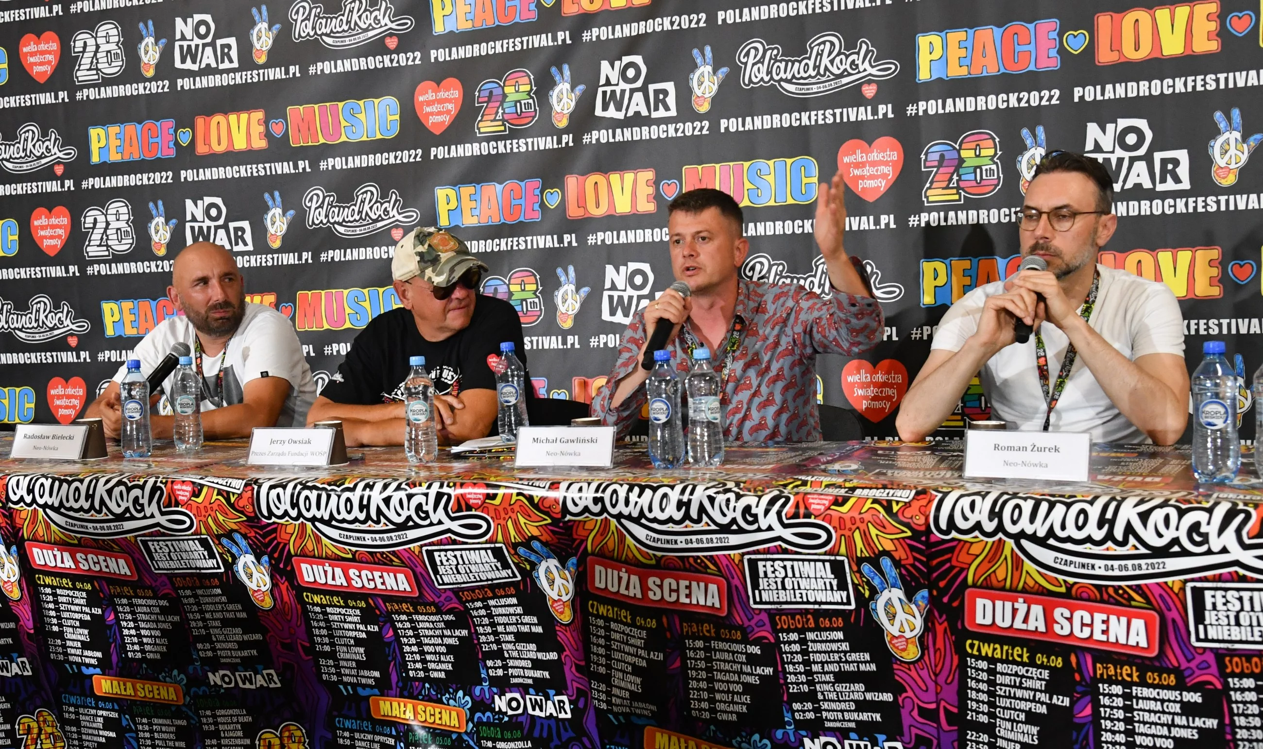 Jurek Owsiak i członkowie kabaretu Neo-Nówka