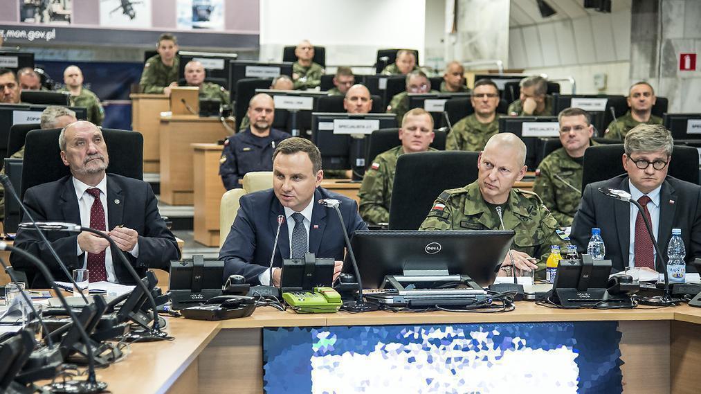 Prezydent Andrzej Duda i gen. Mirosław Różański w Dowództwie Generalnym RSZ