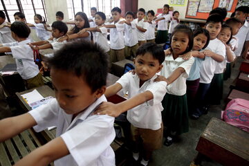 Dzieci w szkole na Filipinach