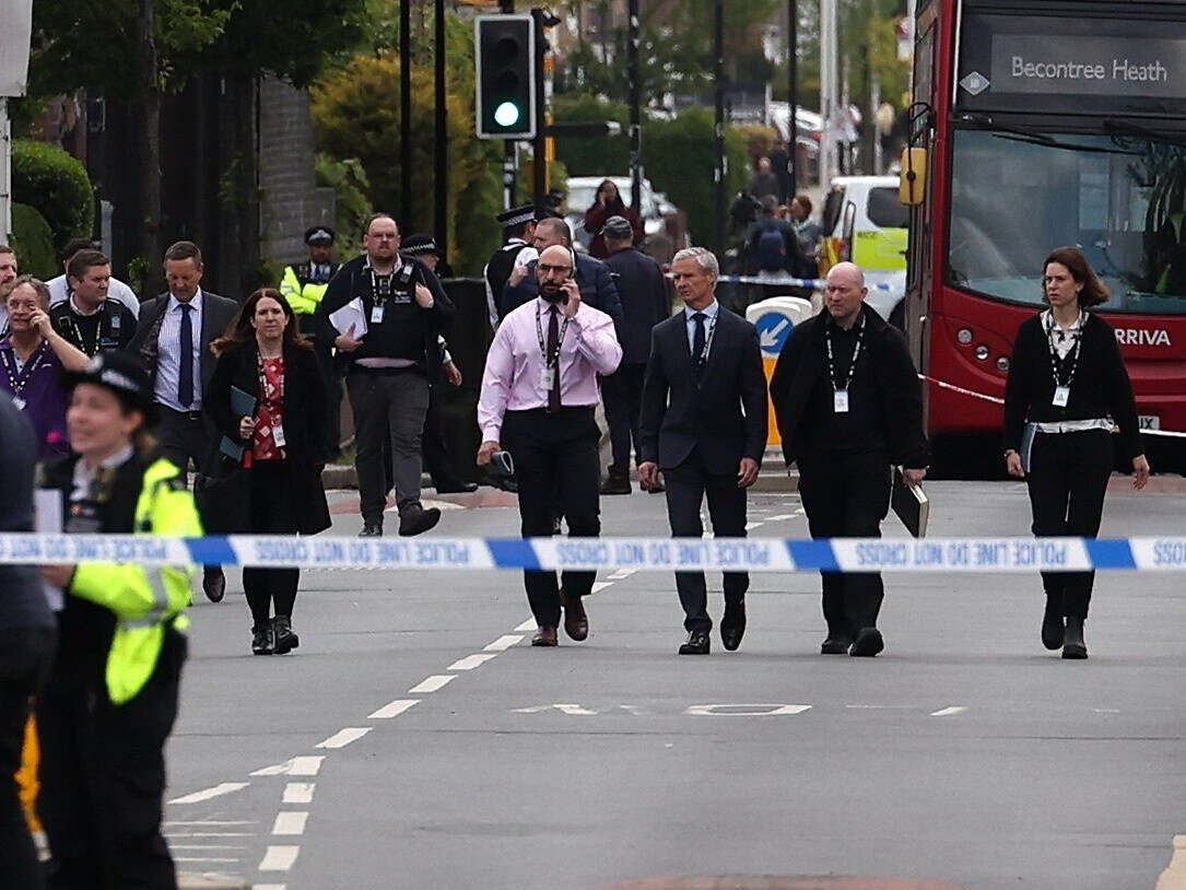 Policja na miejscu ataku w Hainault we wschodnim Londynie