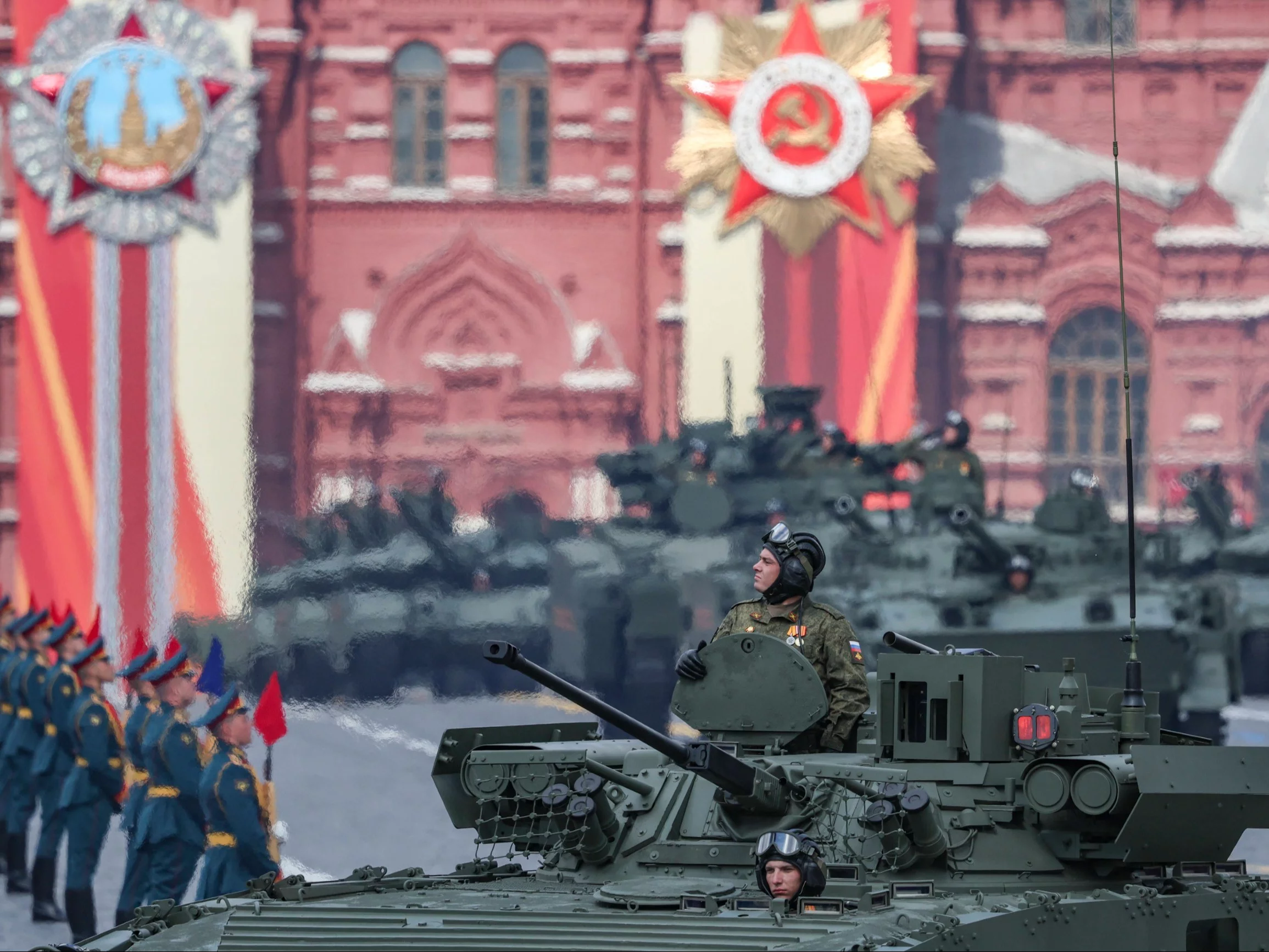 Xi i żołnierze z Chin na defiladzie w Moskwie. Putin wygłosił przemówienie