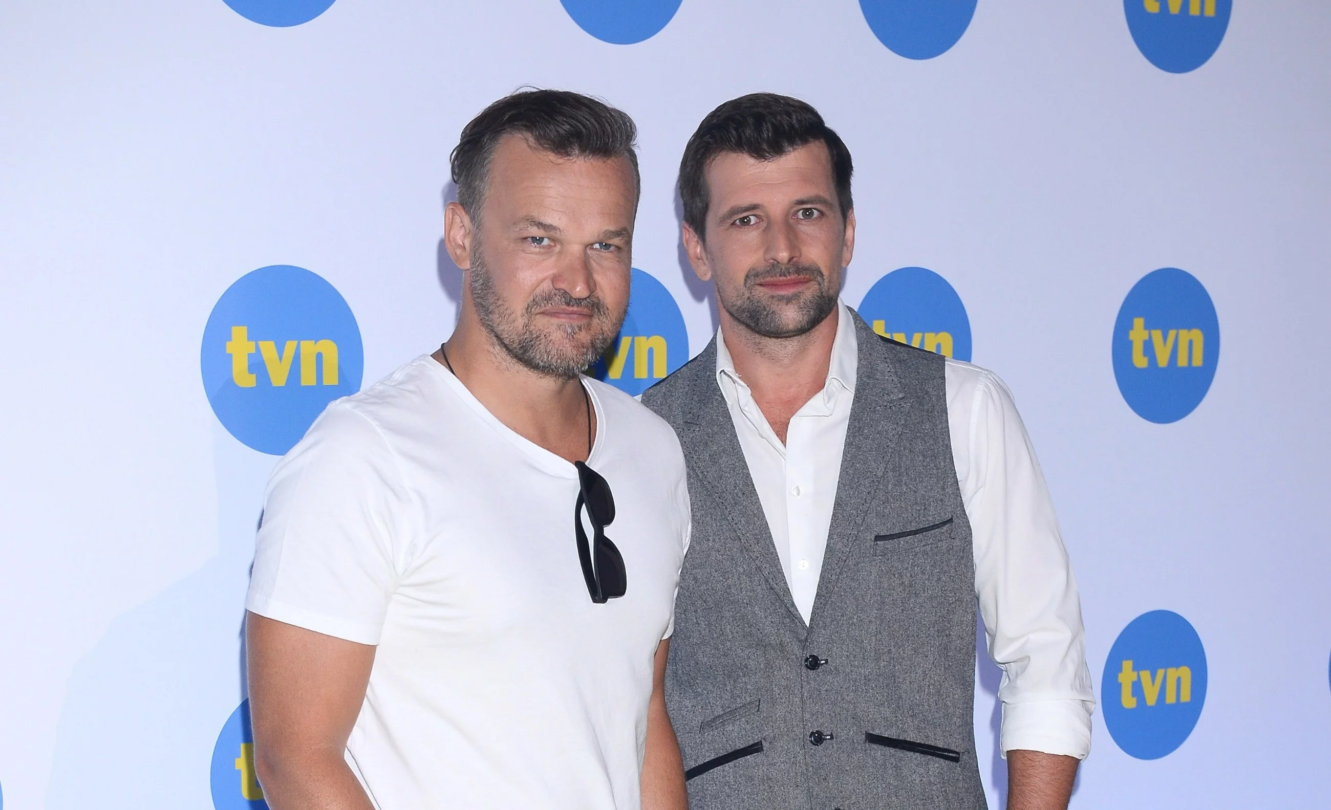 Dziennikarze Adam Kornacki i Patryk Mikiciuk z TVN Turbo