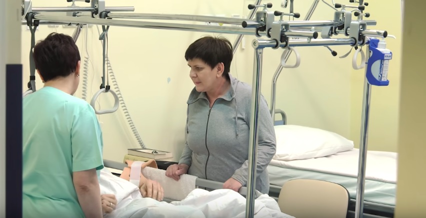 Beata Szydło odwiedziła rannego oficera BOR