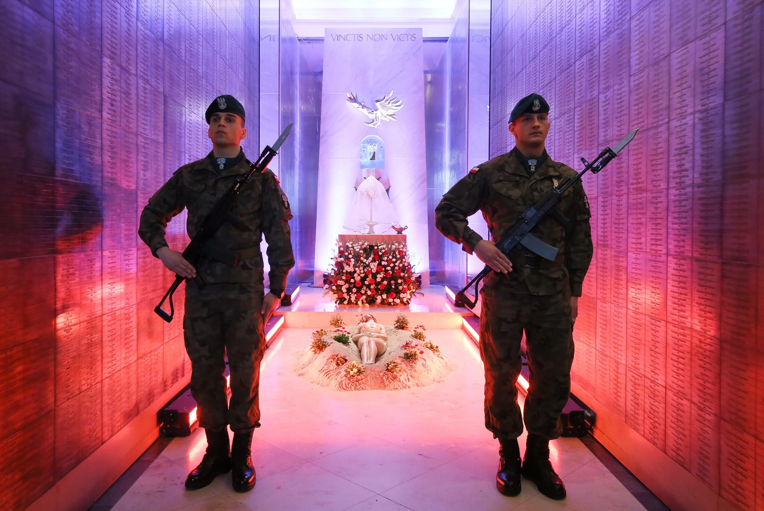 Grób Pański w katedrze polowej Wojska Polskiego w Warszawie (2016 r.).