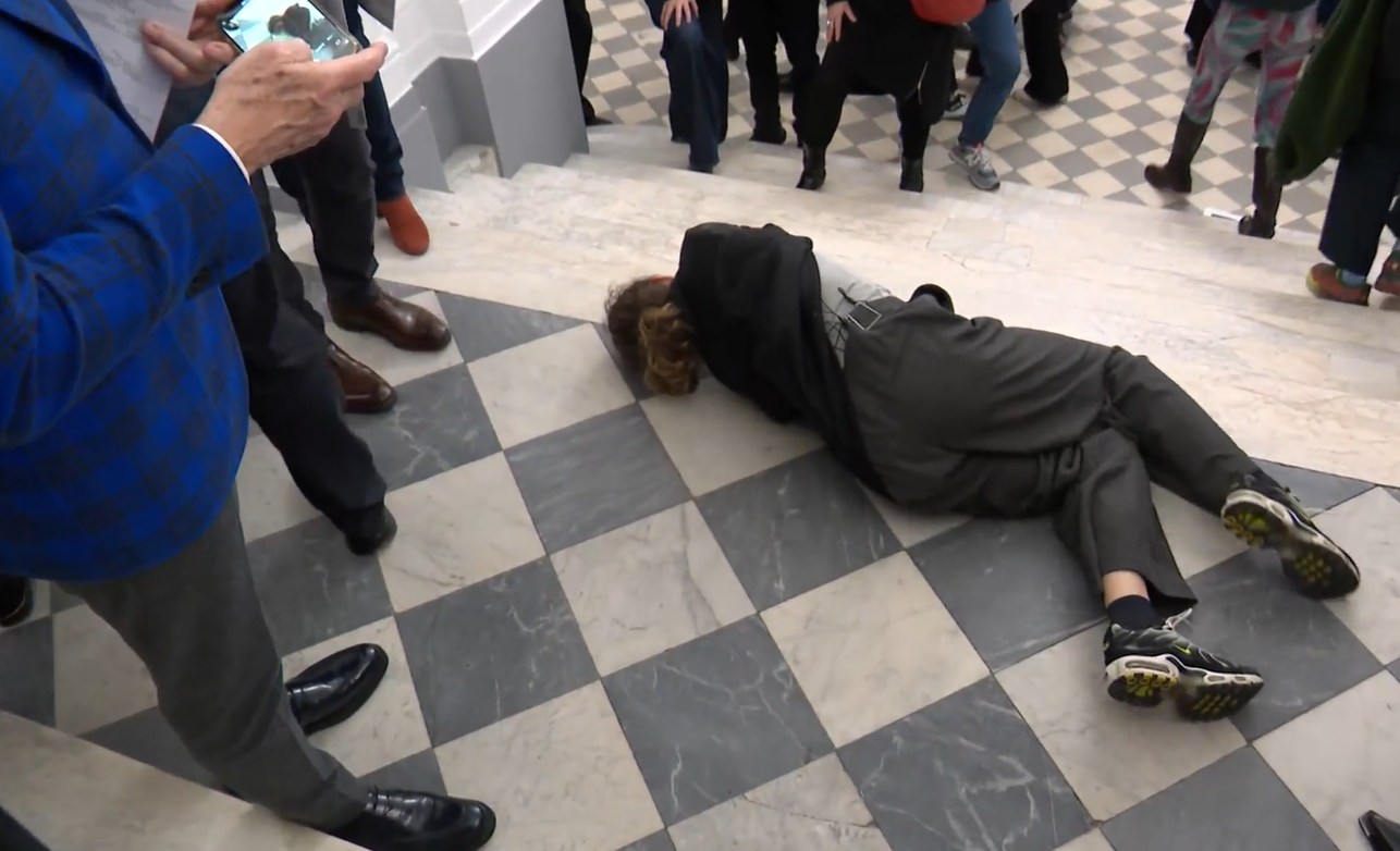 Performance "Czyszczenie Zachęty"