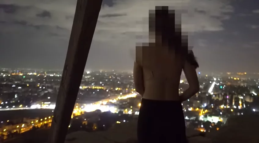 Skandal w Egipcie: Nadzy turyści na Piramidzie Cheopsa