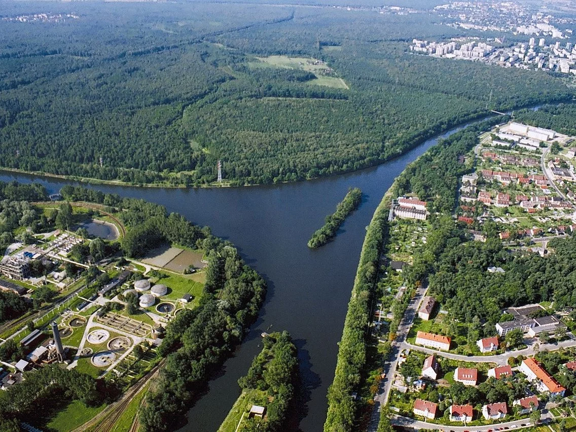 Widok na miejsce połączenia Kanału Gliwickiego z Kanałem Kędzierzyńskim