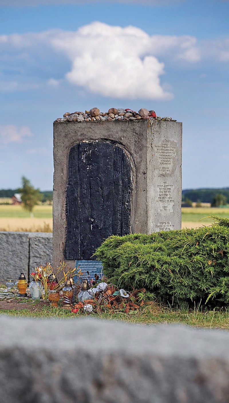 Pomnik upamiętniający mord ludności żydowskiej w Jedwabnem