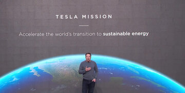 Elon Musk podczas prezentacji Solar Roof