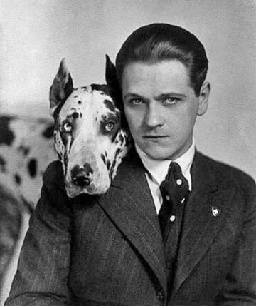 Eugeniusz Bodo ze swoim psem Sambem