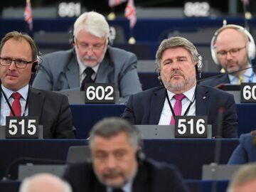 Europoseł PiS Bogdan Rzońca (516) w Parlamencie Europejskim