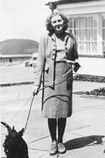 Eva Braun w Berghofie w 1942 roku.