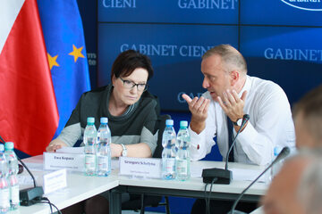 Ewa Kopacz i Grzegorz Schetyna podczas posiedzenia gabinetu cieni PO