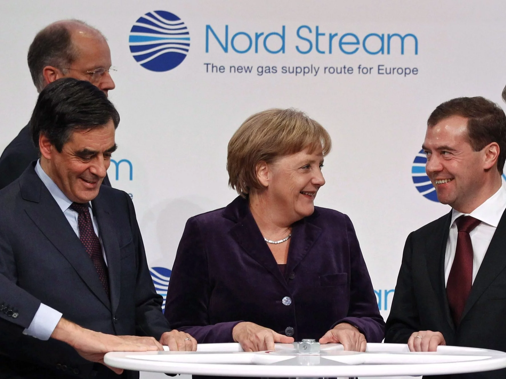 Uroczystość oddania do użytku Gazociągu Północnego z udziałem m.in. Dmitrija Miedwiediewa i Angeli Merkel