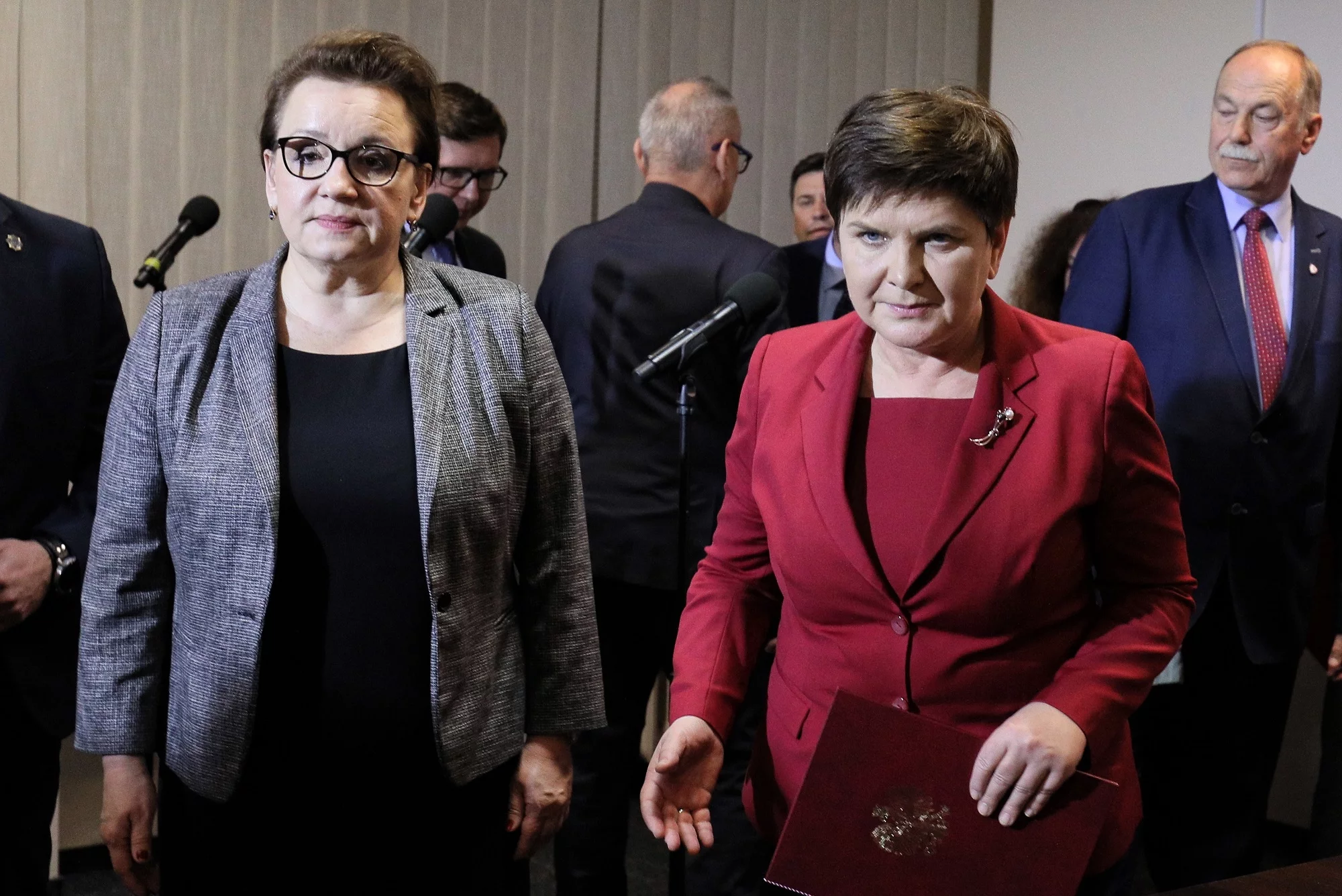 Minister Anna Zalewska i wicepremier Beata Szydło