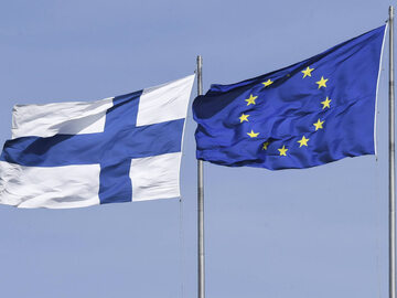 Flaga Finlandii, zdjęcie ilustracyjne