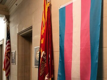 Flaga transgender, zdjęcie ilustracyjne