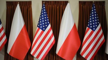 Flagi Polski i Stanów Zjednoczonych