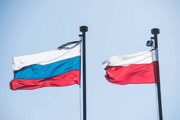 Flagi Rosji i Polski