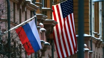 Flagi Rosji i USA, zdjęcie ilustracyjne