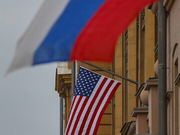 Flagi USA i Rosji, zdjęcie ilustracyjne