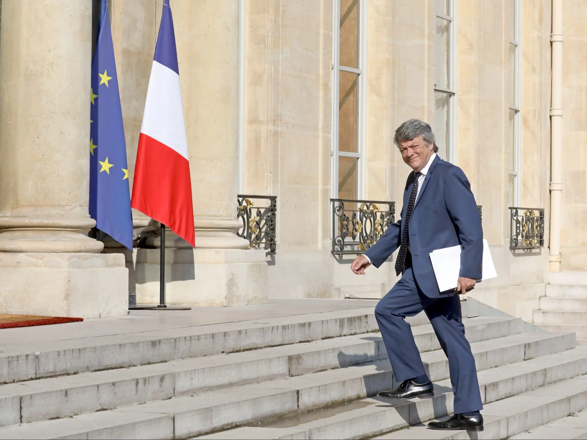 Macron sięgnie po kolejnego doświadczonego centrystę? Plotki we Francji