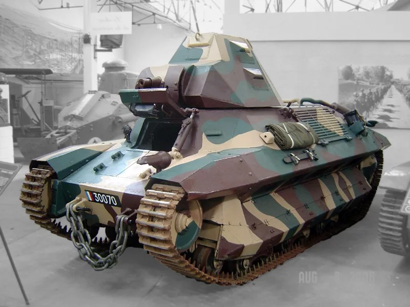FCM 36 w Muzeum Broni Pancernej w Saumur