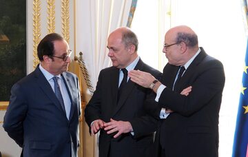 Francja, Paryż. Rozmowy ministra spraw wewnętrznych Bruno Le Roux, sekretarza stanu Jean-Marie Le Guen i prezydenta Francois Hollande